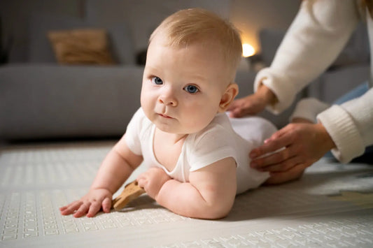 Bébé constipé : quel lait choisir et comment soulager son transit ?