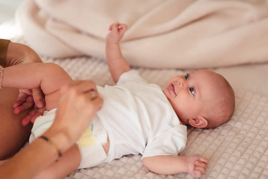 bébé en couche